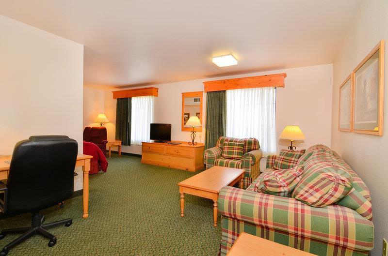 Best Western Yellowstone Crossing Hotel Laurel Room photo